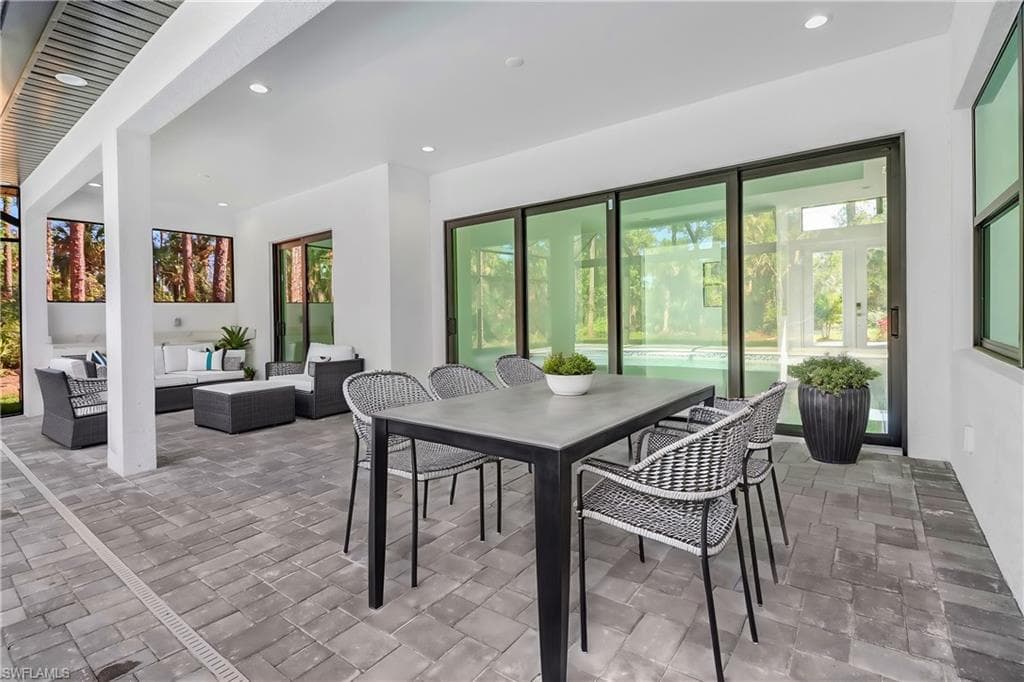 491 9th St SW, Naples, FL 34117-44