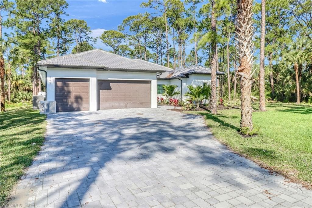491 9th St SW, Naples, FL 34117-4