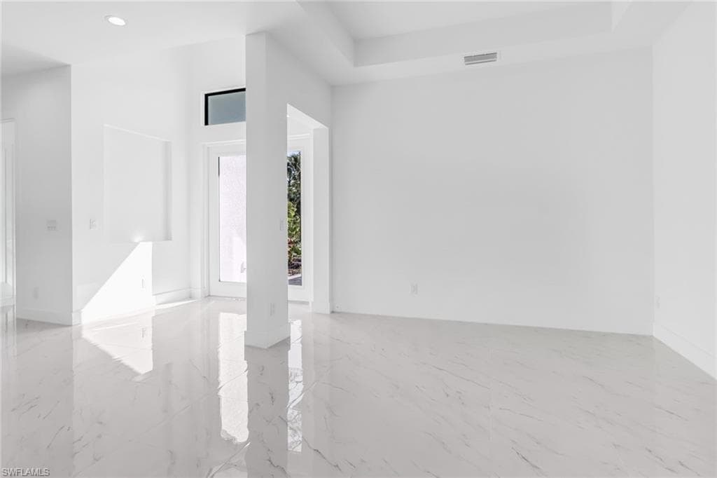 491 9th St SW, Naples, FL 34117-8