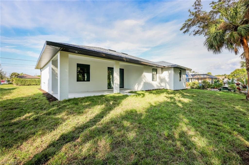 4672 25th Ave SW, Naples, FL 34116-15