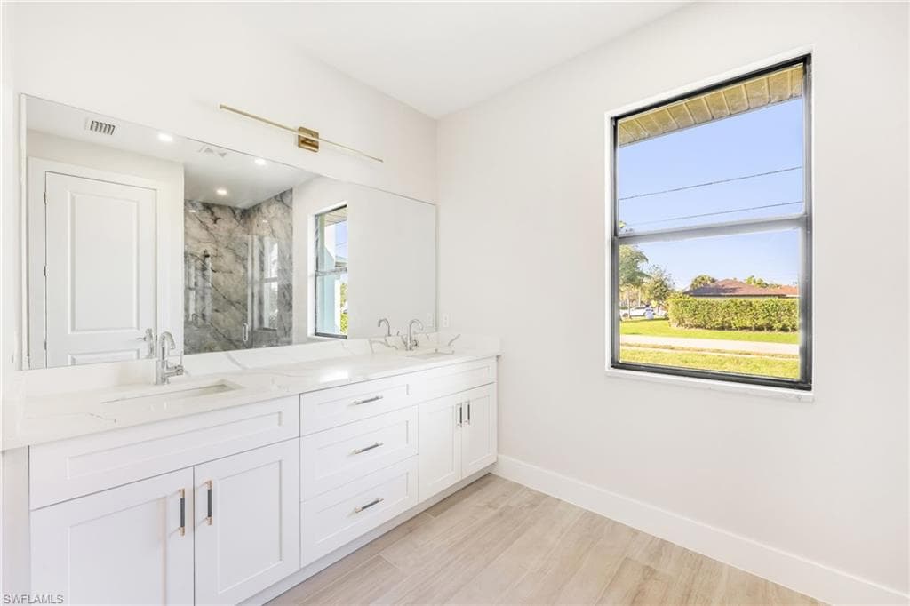 4672 25th Ave SW, Naples, FL 34116-19