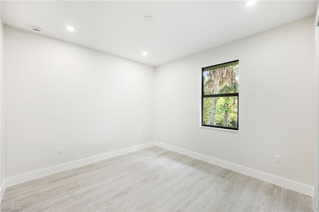 4672 25th Ave SW, Naples, FL 34116-20