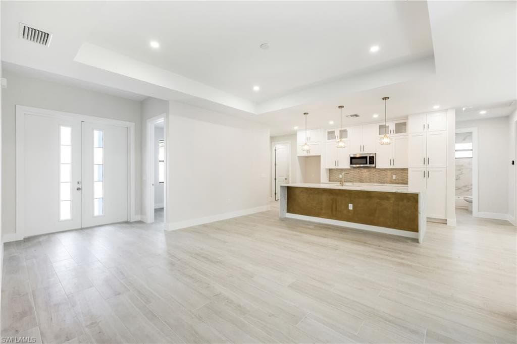 4672 25th Ave SW, Naples, FL 34116-27