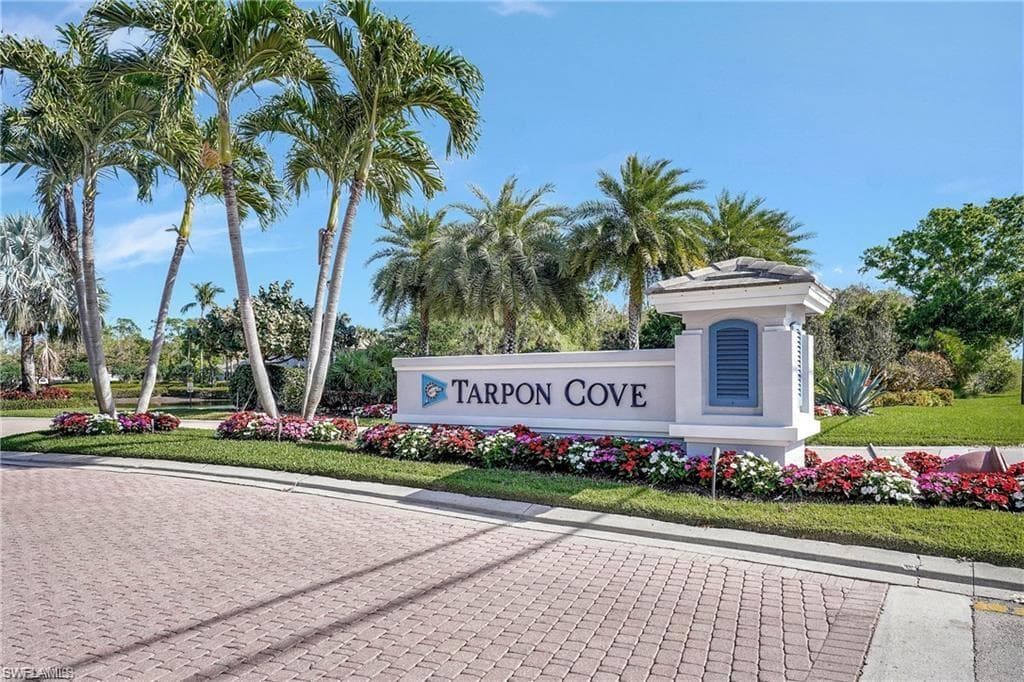 857 Carrick Bend Cir 101, Naples, FL 34110-23