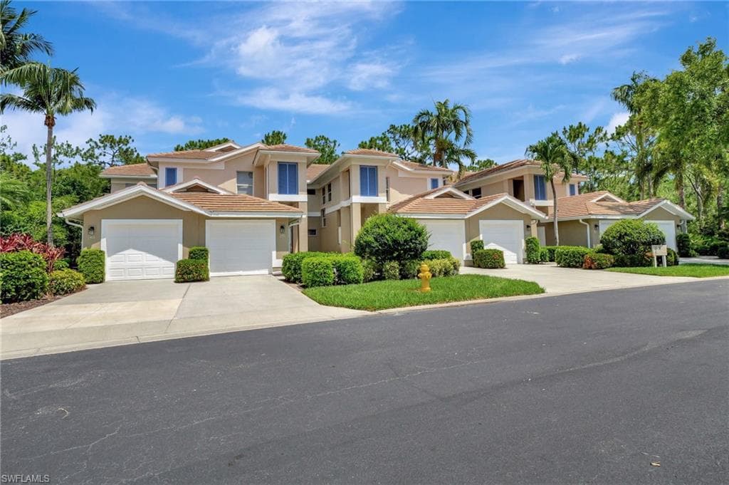 857 Carrick Bend Cir 101, Naples, FL 34110-29