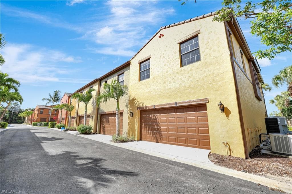 9037 Alturas St 3705, Naples, FL 34113-4