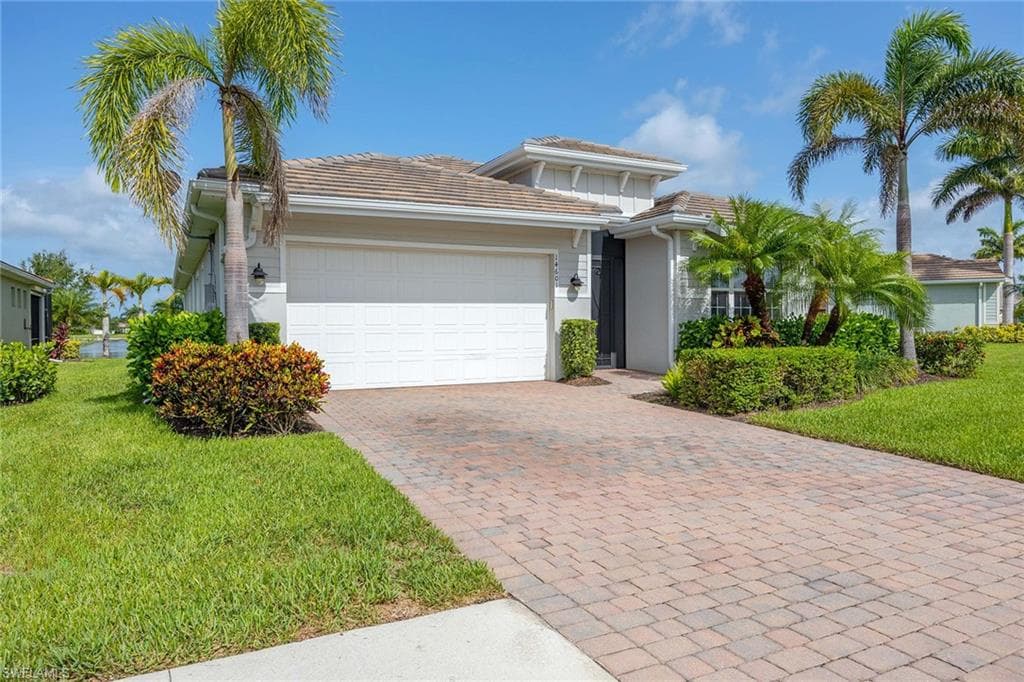 14601 Tropical Dr, Naples, FL 34114-1