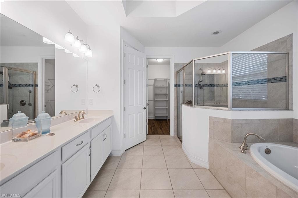 14601 Tropical Dr, Naples, FL 34114-20