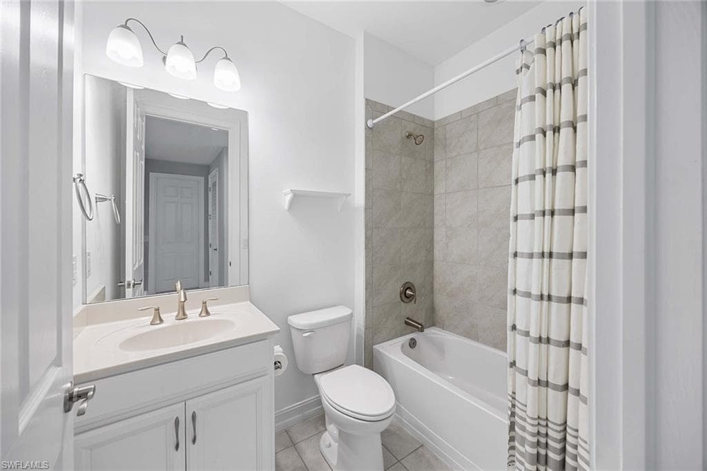 14601 Tropical Dr, Naples, FL 34114-25