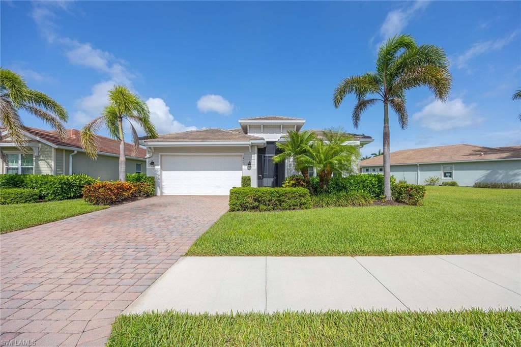 14601 Tropical Dr, Naples, FL 34114-3