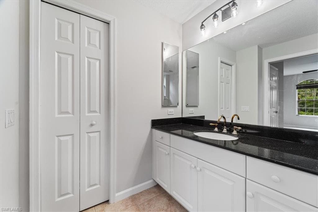 10044 Heather Ln 1501, Naples, FL 34119-17