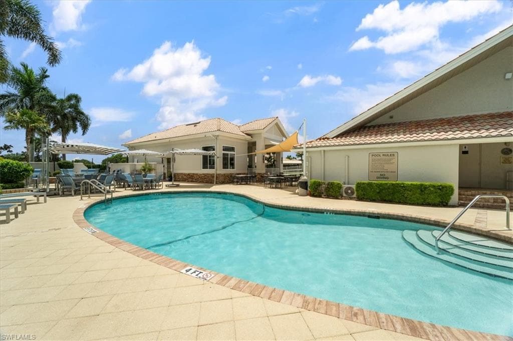 10044 Heather Ln 1501, Naples, FL 34119-33