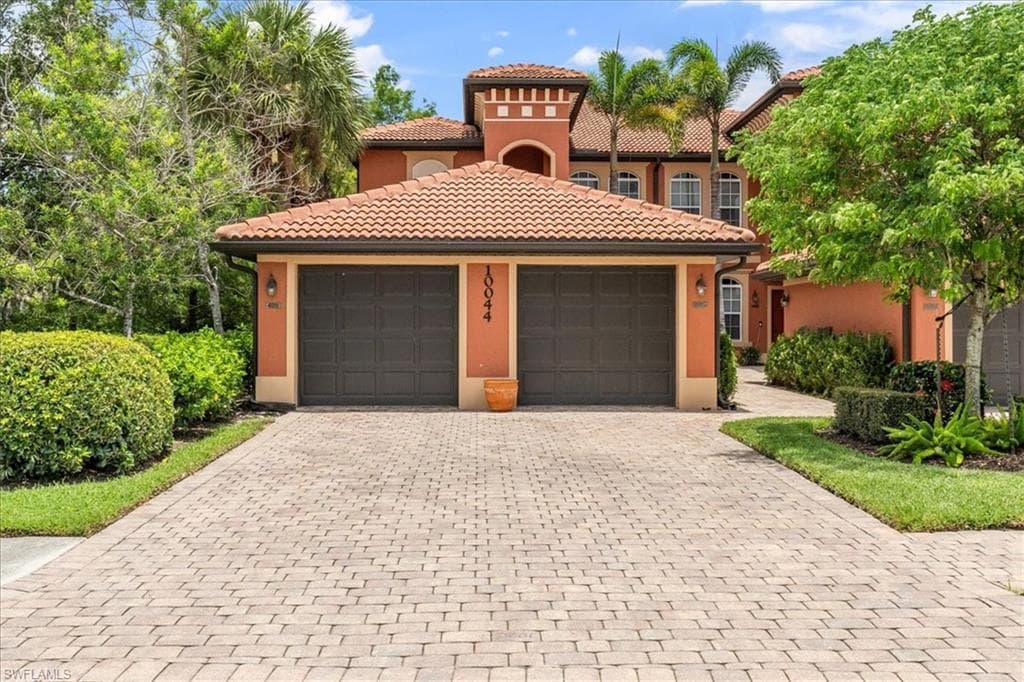 10044 Heather Ln 1501, Naples, FL 34119-3