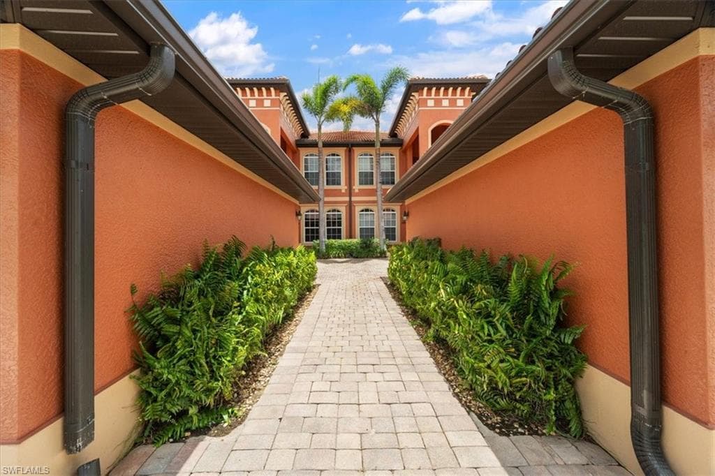 10044 Heather Ln 1501, Naples, FL 34119-41