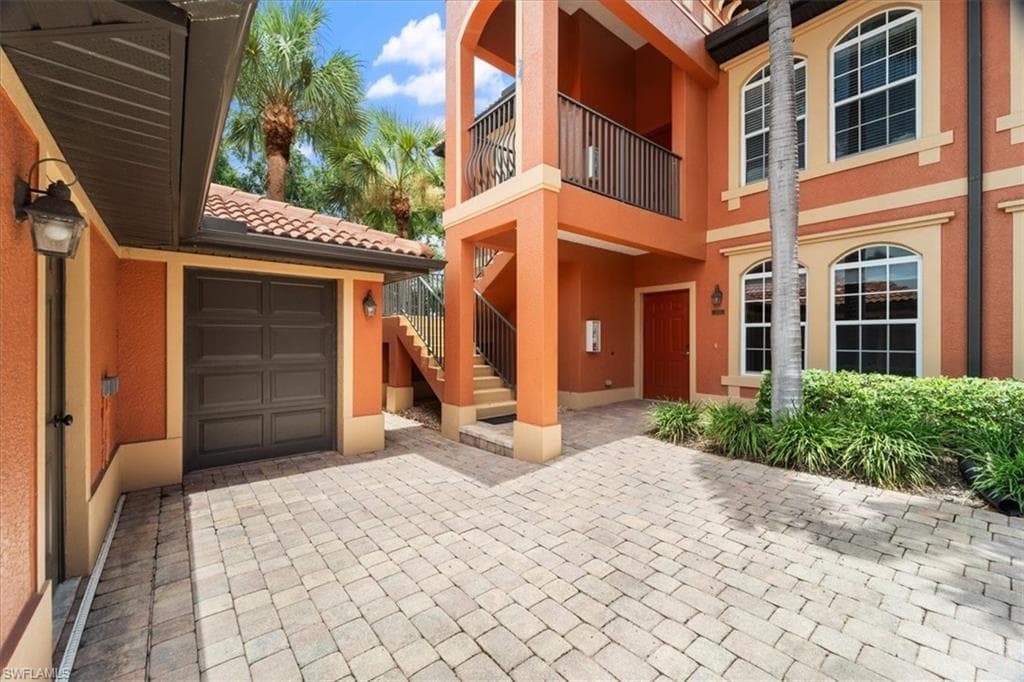 10044 Heather Ln 1501, Naples, FL 34119-4