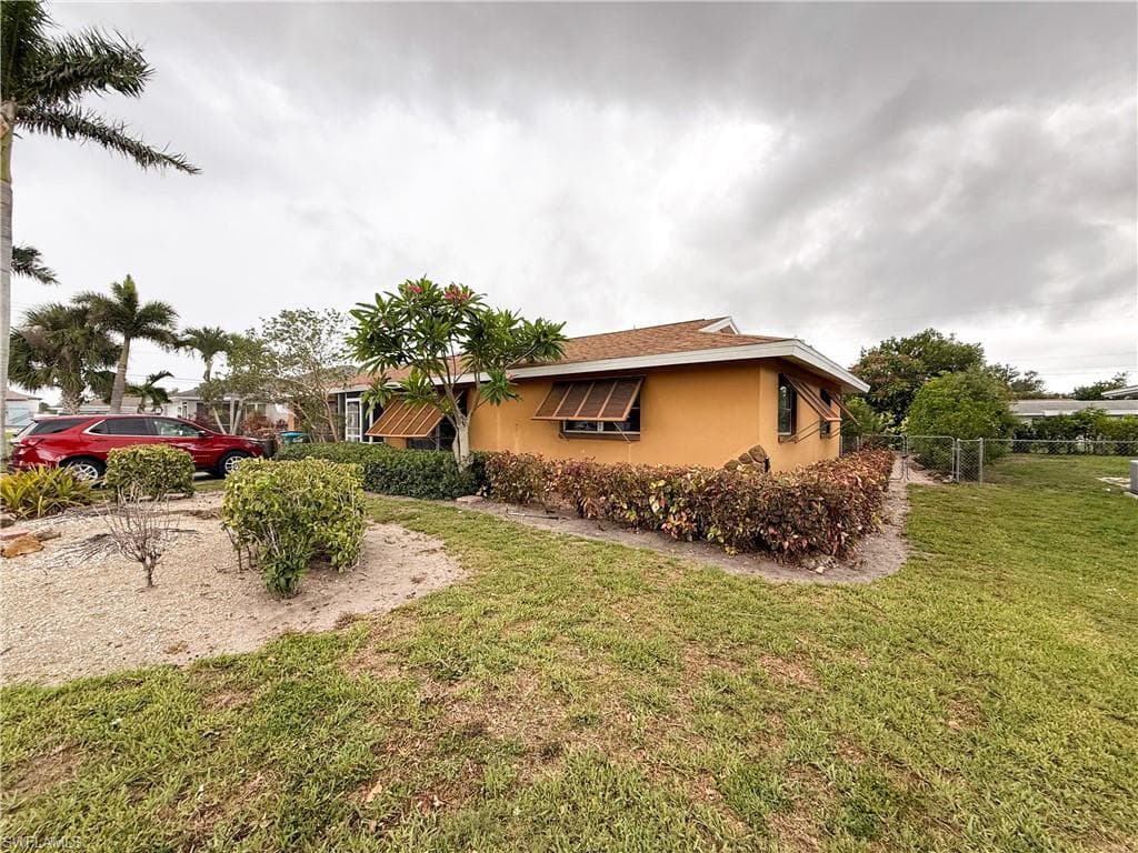 732 Sesame Ct, Cape Coral, FL 33904-3