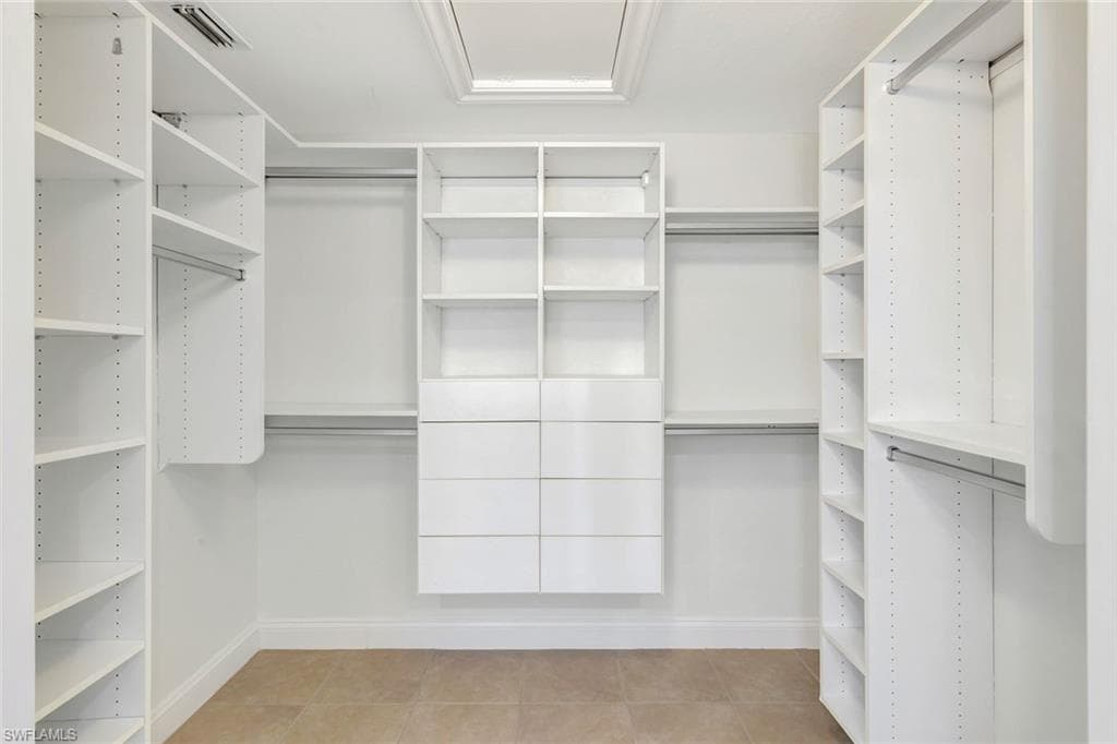 7052 Timberland Cir, Naples, FL 34109-24