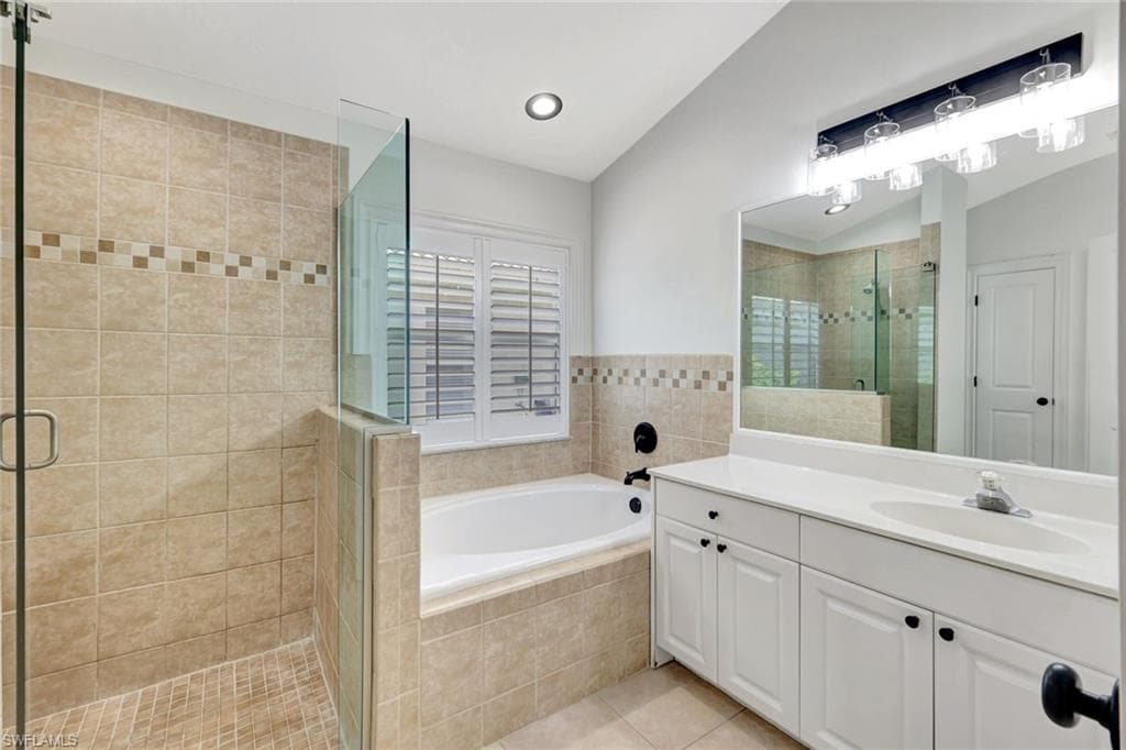 7052 Timberland Cir, Naples, FL 34109-25