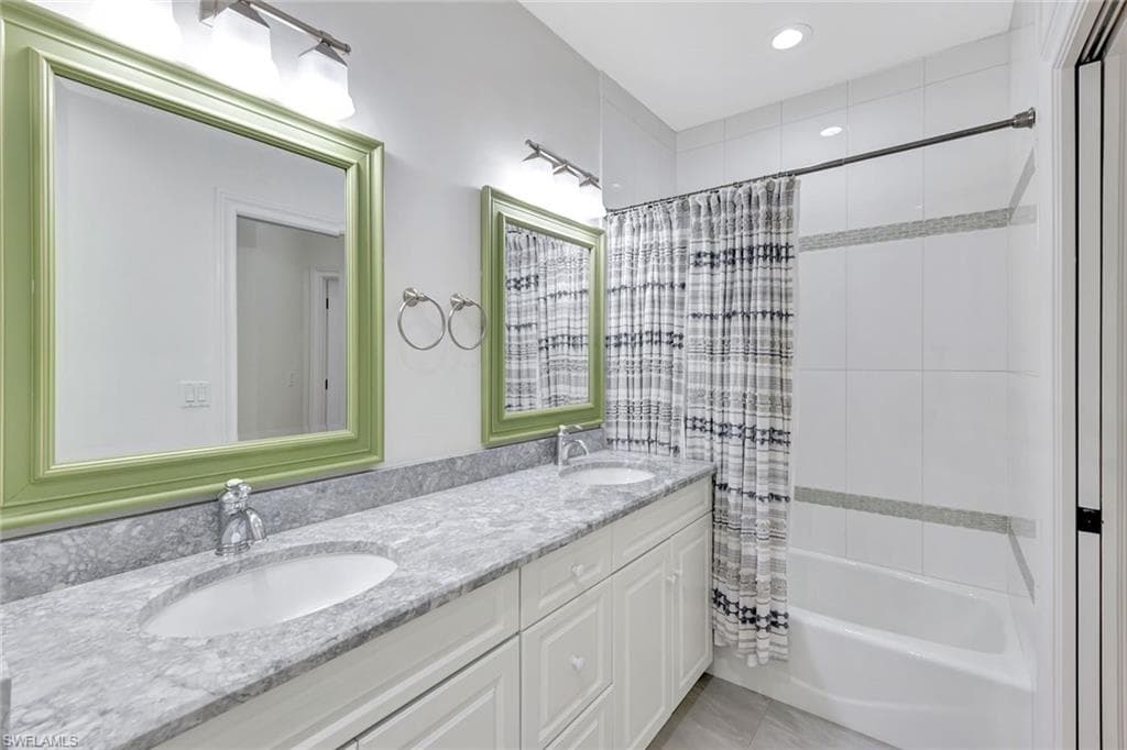 7052 Timberland Cir, Naples, FL 34109-27