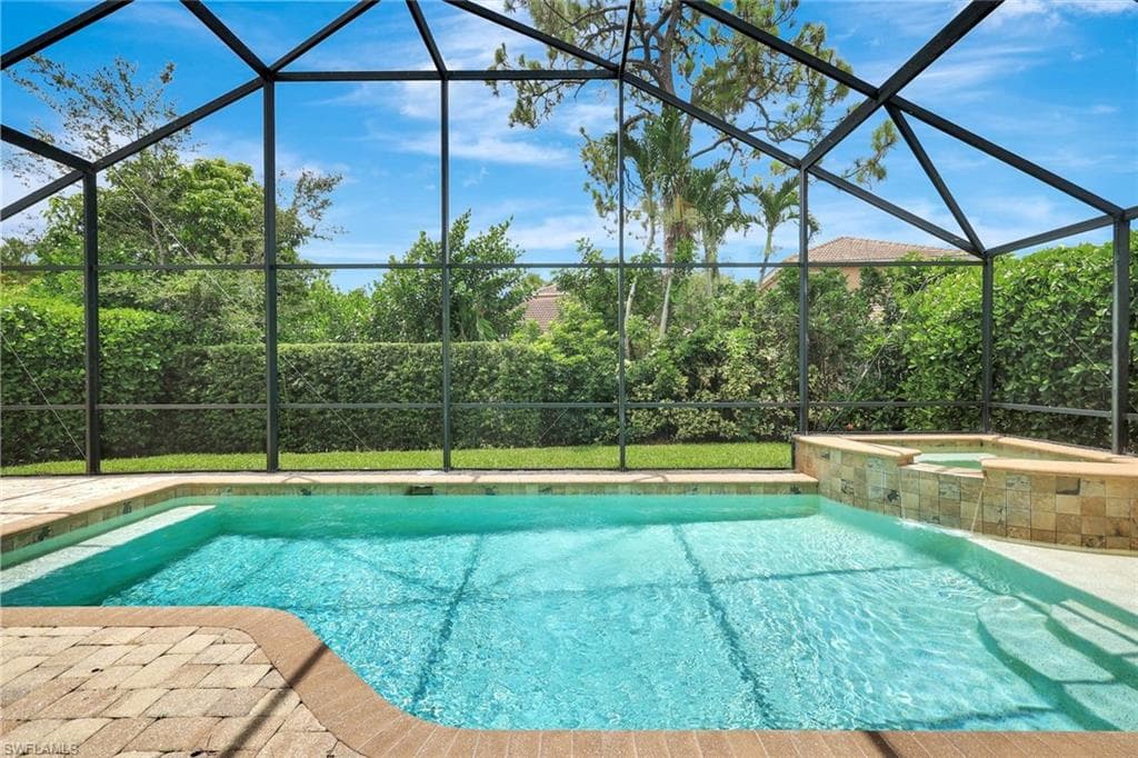 7052 Timberland Cir, Naples, FL 34109-37
