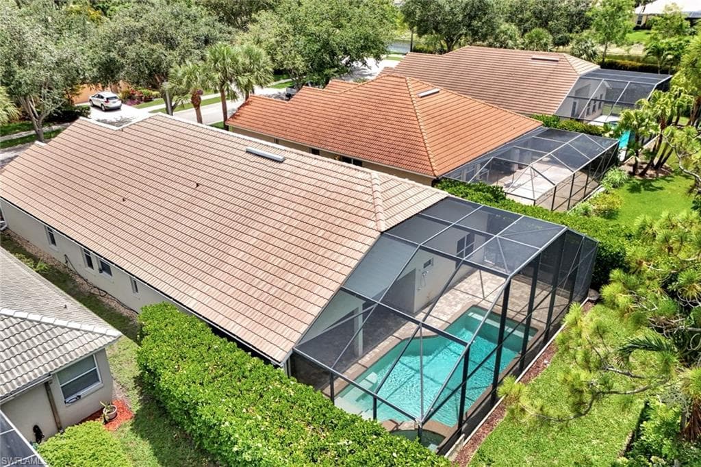 7052 Timberland Cir, Naples, FL 34109-39