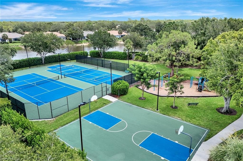 7052 Timberland Cir, Naples, FL 34109-46