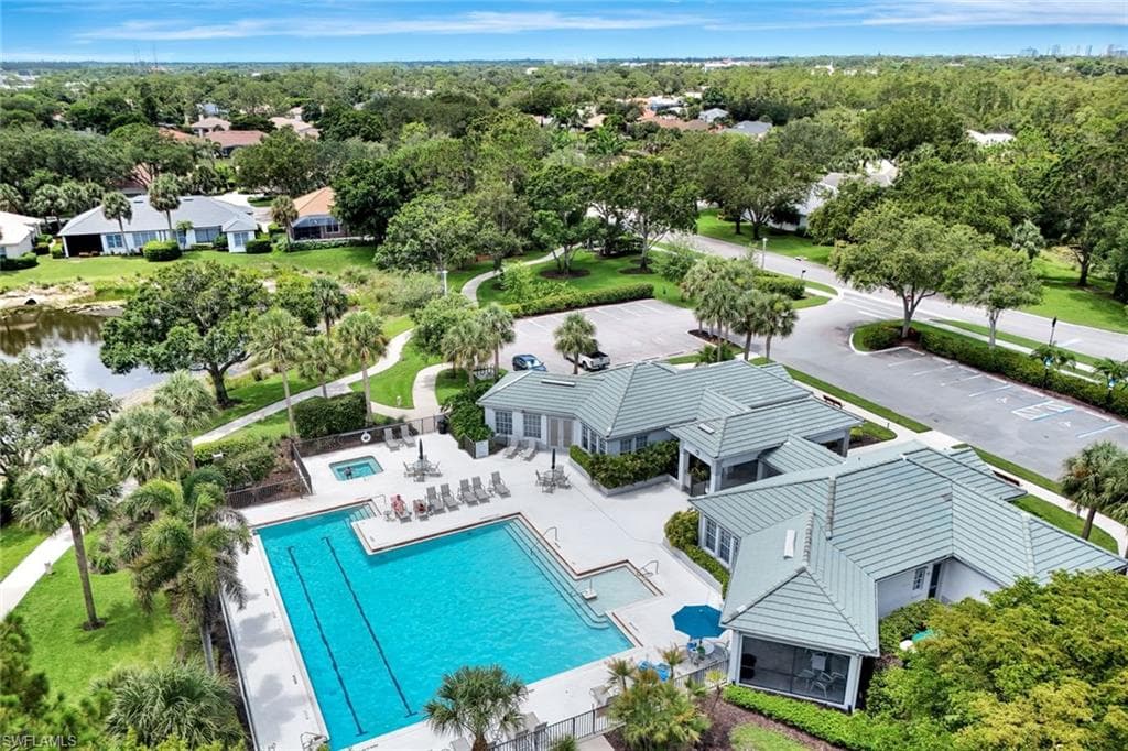7052 Timberland Cir, Naples, FL 34109-48