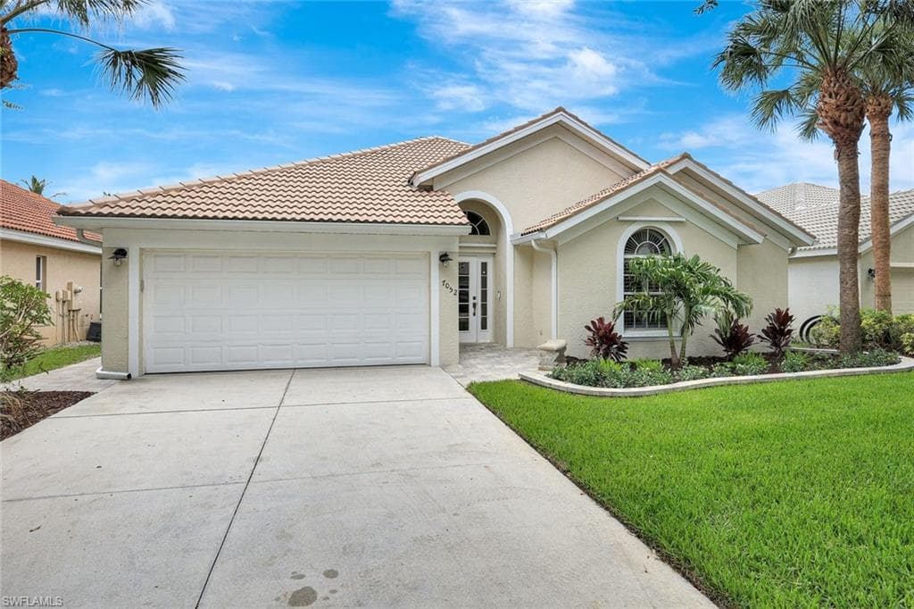 7052 Timberland Cir, Naples, FL 34109-6