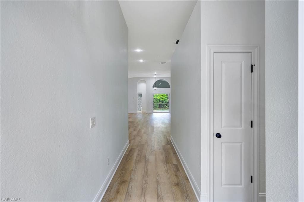 7052 Timberland Cir, Naples, FL 34109-7