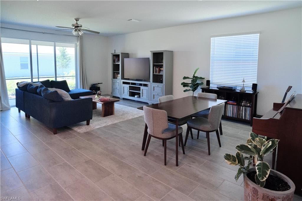 2445 Orchard St, Naples, FL 34120-6
