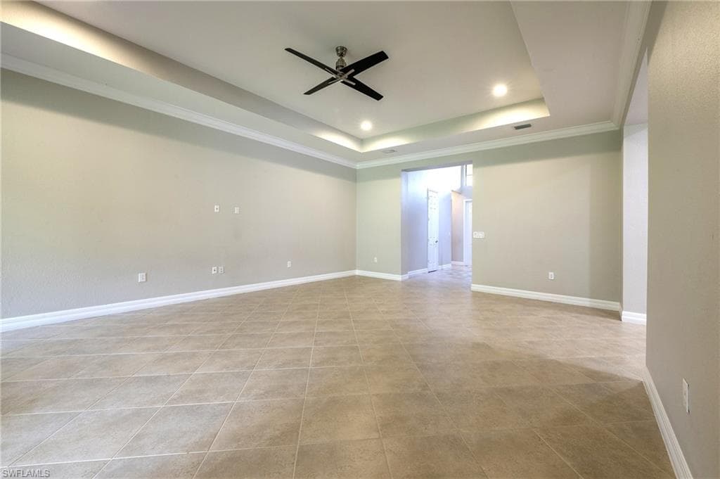 3876 Gibralter Dr, Naples, FL 34119-9