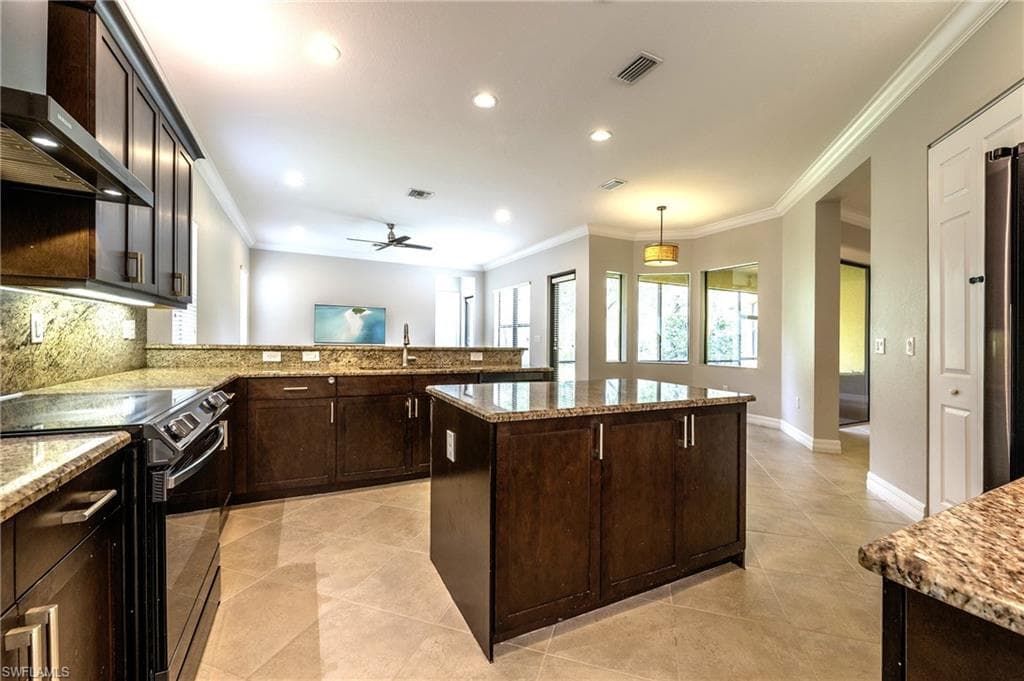 3876 Gibralter Dr, Naples, FL 34119-15