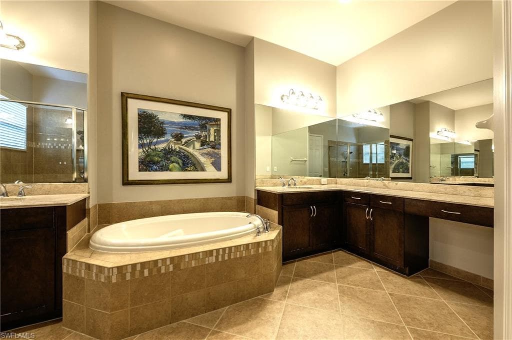 3876 Gibralter Dr, Naples, FL 34119-26