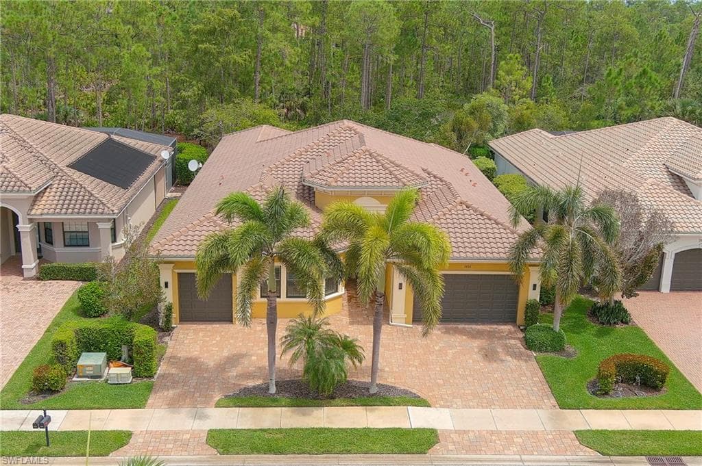 3876 Gibralter Dr, Naples, FL 34119-1