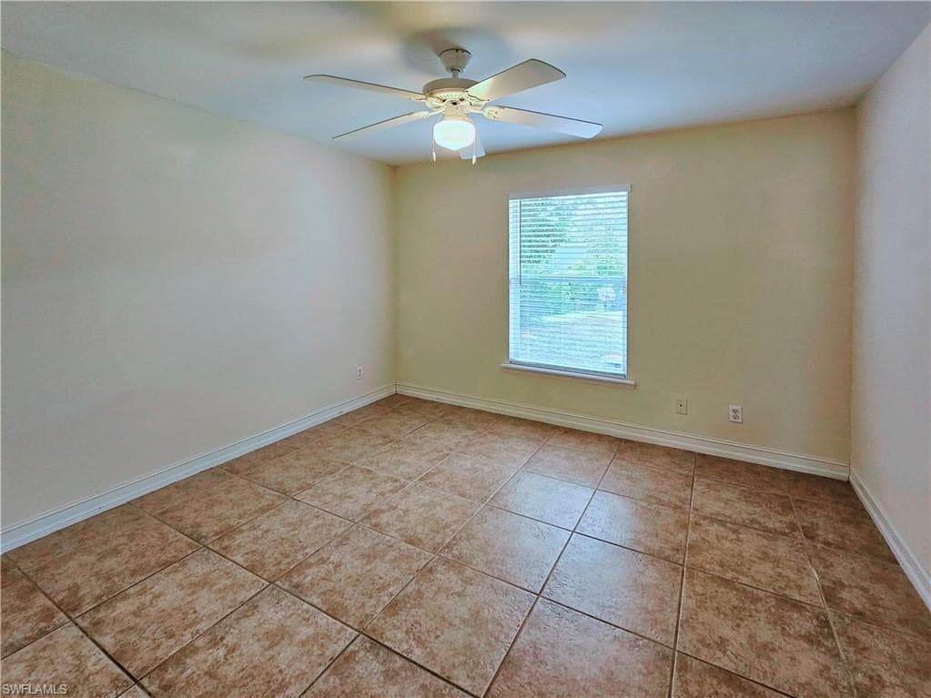 2640 4th Ave NE, Naples, FL 34120-11