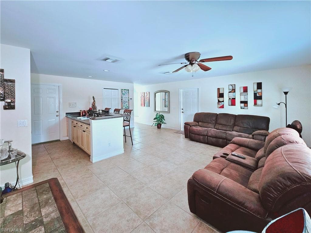 2640 4th Ave NE, Naples, FL 34120-15