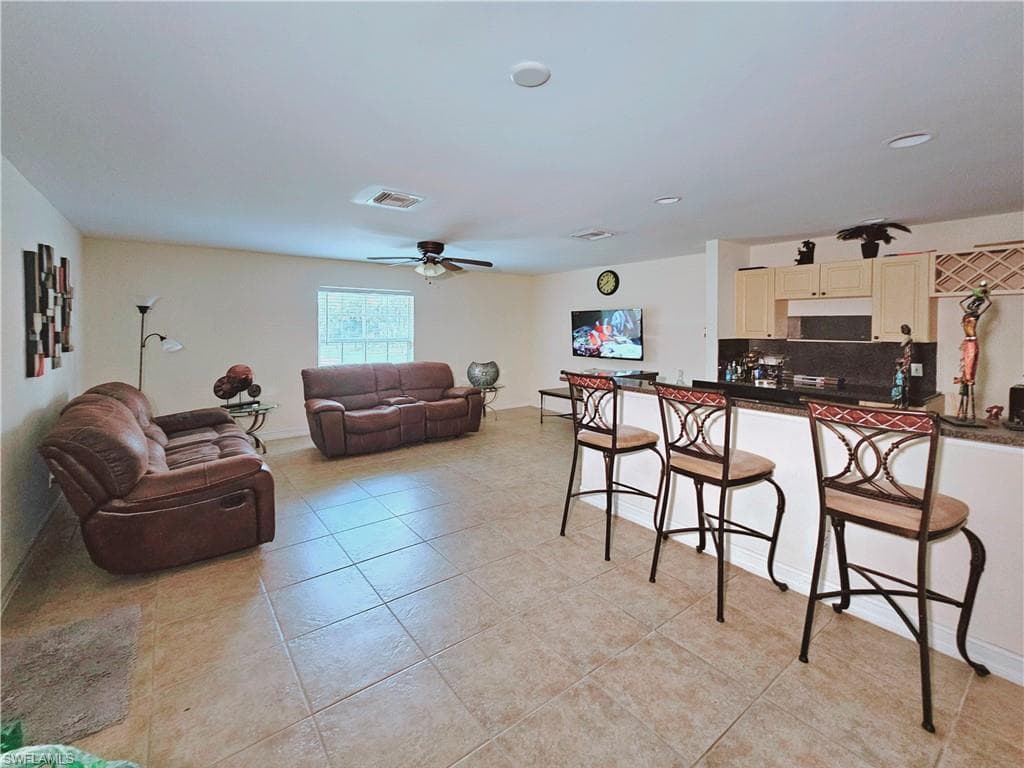 2640 4th Ave NE, Naples, FL 34120-16