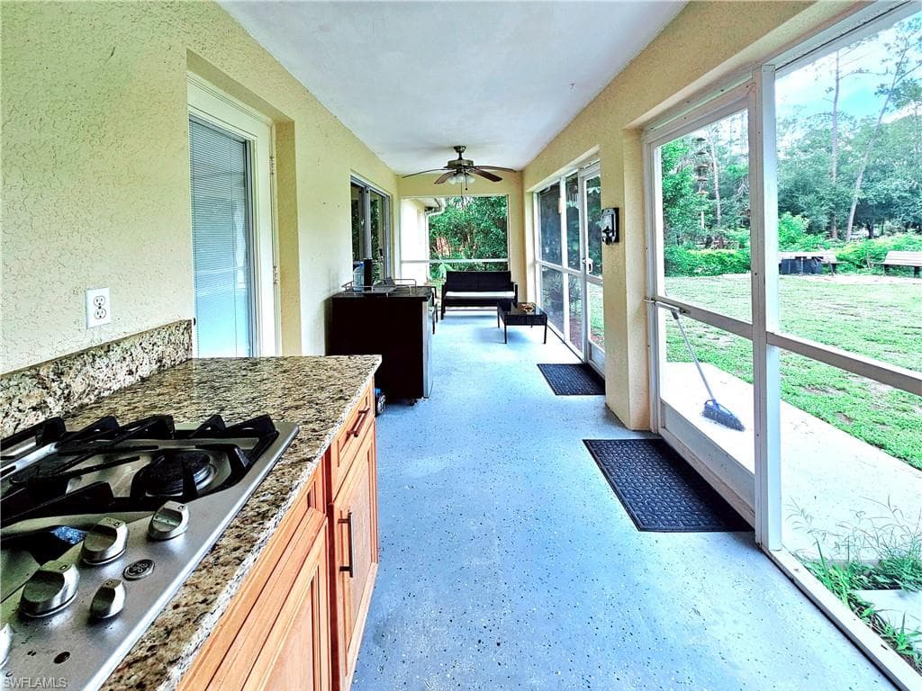 2640 4th Ave NE, Naples, FL 34120-21
