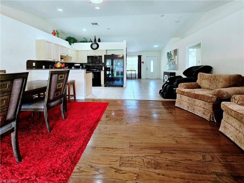 2640 4th Ave NE, Naples, FL 34120-7