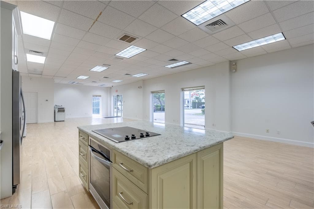4491 Mercantile Ave, Naples, FL 34104-22
