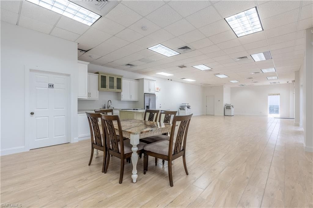 4491 Mercantile Ave, Naples, FL 34104-25
