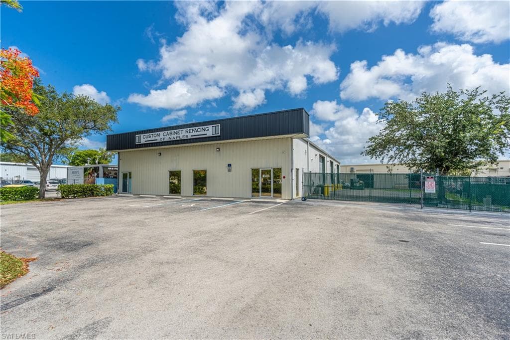 4491 Mercantile Ave, Naples, FL 34104-3