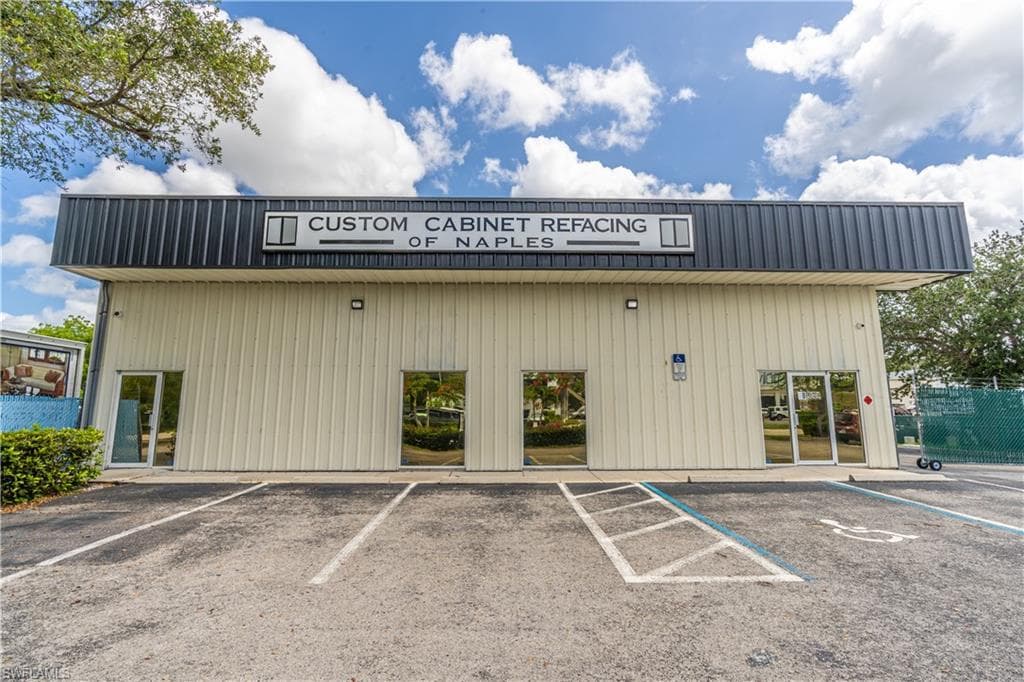 4491 Mercantile Ave, Naples, FL 34104-4