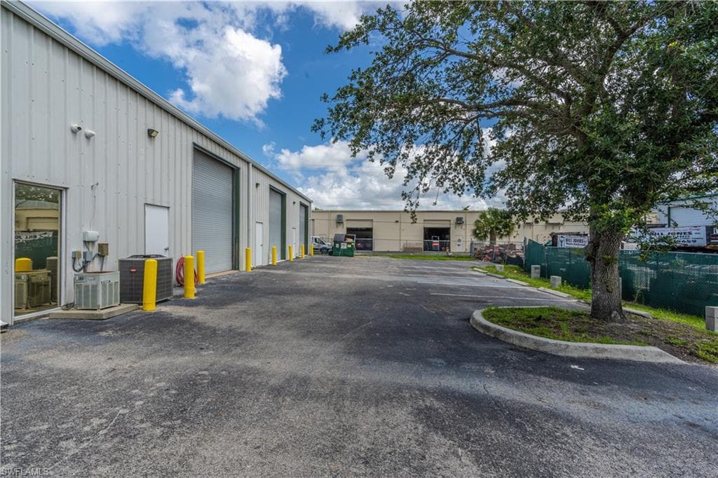 4491 Mercantile Ave, Naples, FL 34104-6