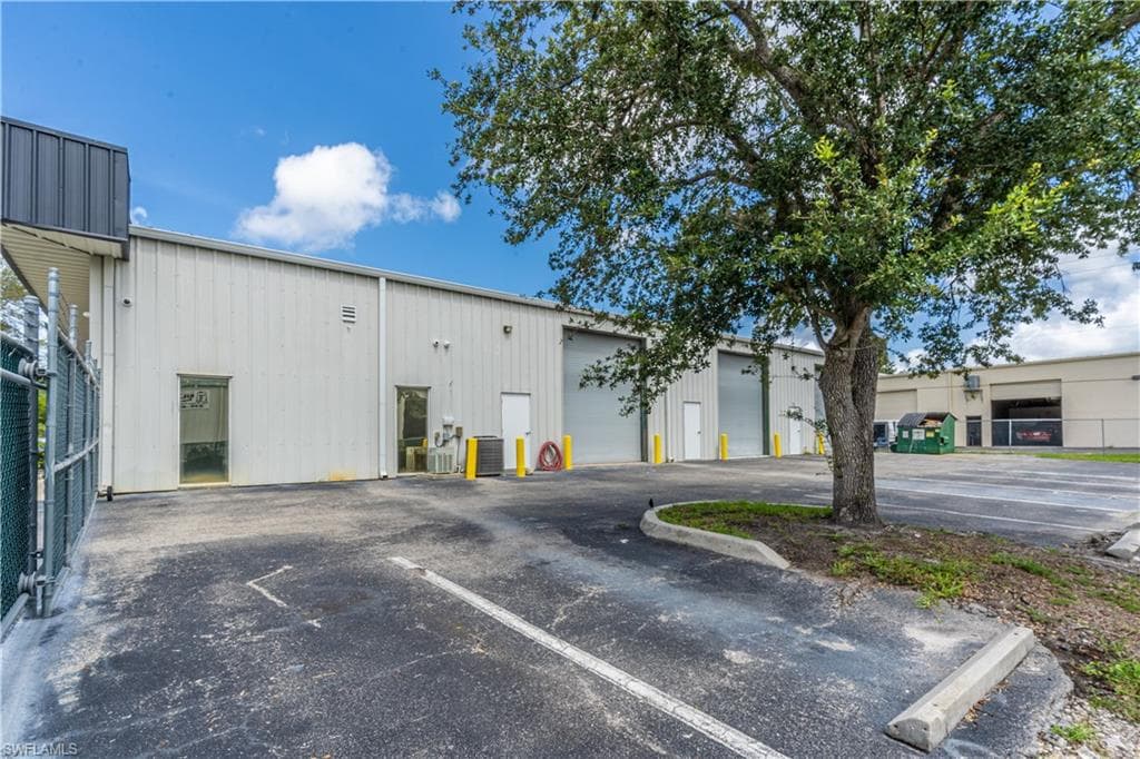 4491 Mercantile Ave, Naples, FL 34104-7