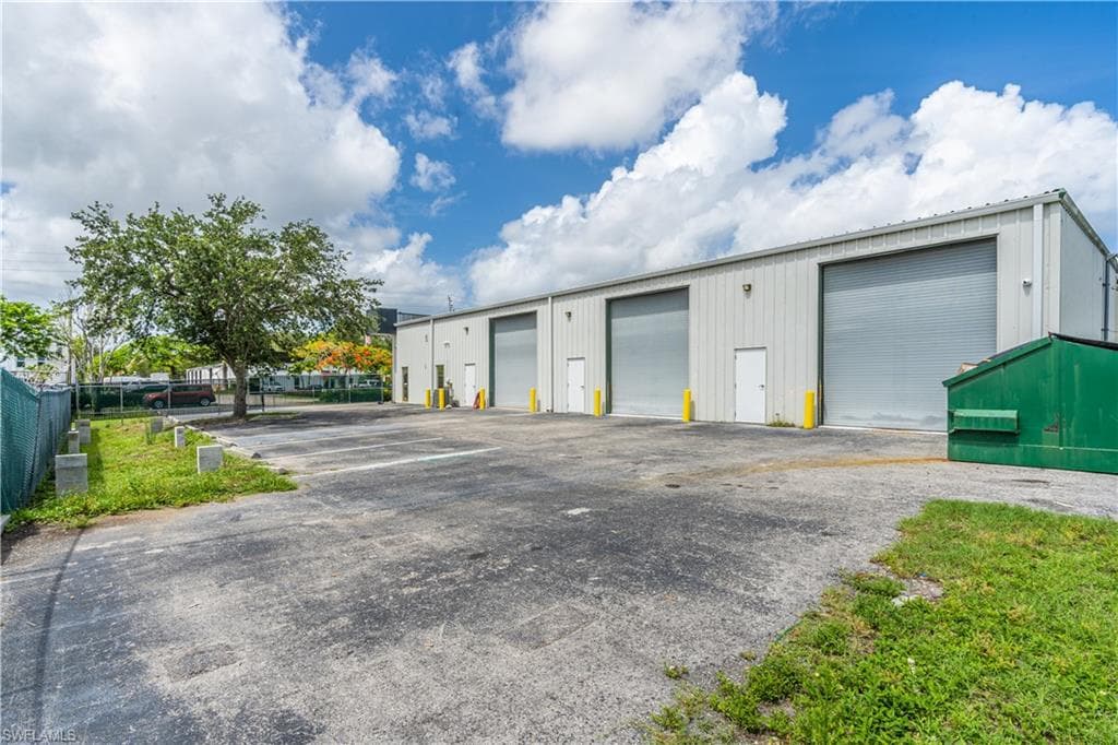 4491 Mercantile Ave, Naples, FL 34104-8