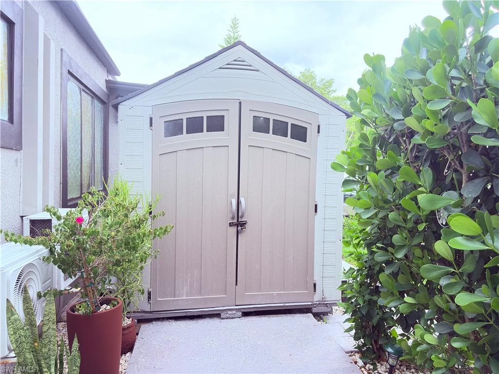 6380 Radio Rd 38, Naples, FL 34104-29