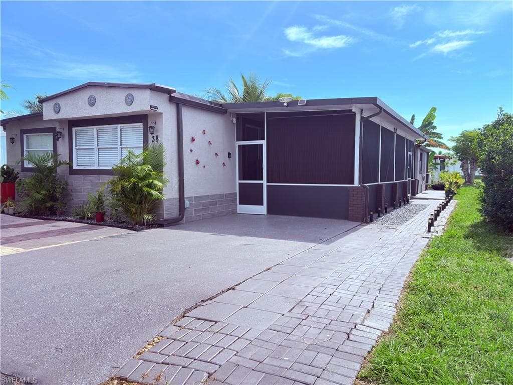 6380 Radio Rd 38, Naples, FL 34104-3