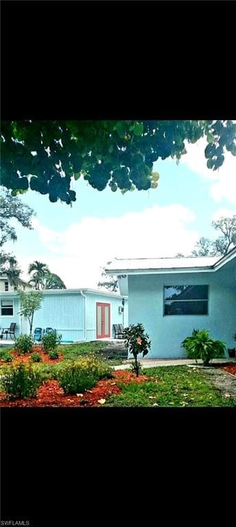 1260 26th Ave N, Naples, FL 34103-9