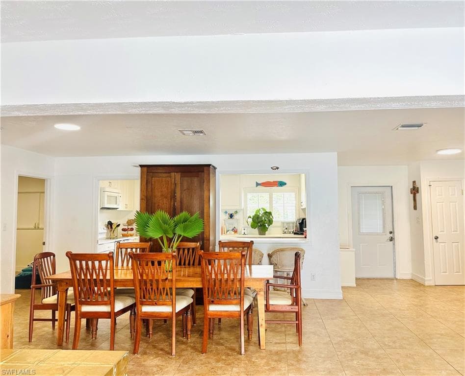 1260 26th Ave N, Naples, FL 34103-12